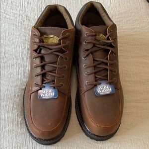 Skechers Men's Brown Wide Sneakers
